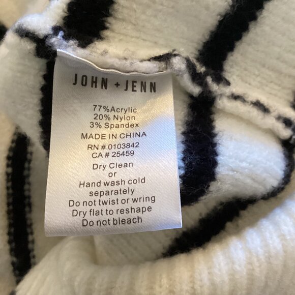 John + Jenn Womens Striped Long Sleeve Sweater Size XS XSmall Crew Neck White/Bl - Picture 10 of 10